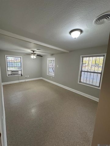 3285 Ozark Street, Baton Rouge, LA 70805