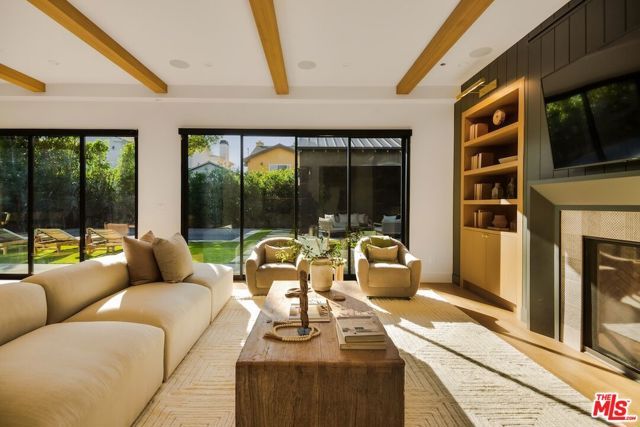4261 Denny Avenue, Toluca Lake (los Angeles), CA 91602
