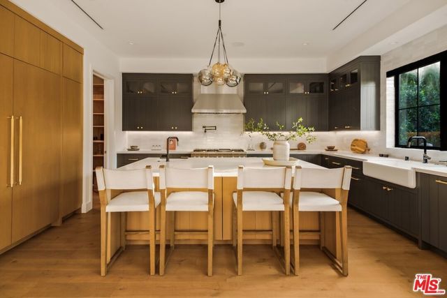 4261 Denny Avenue, Toluca Lake (los Angeles), CA 91602