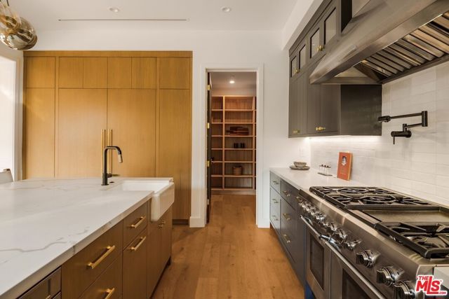 4261 Denny Avenue, Toluca Lake (los Angeles), CA 91602