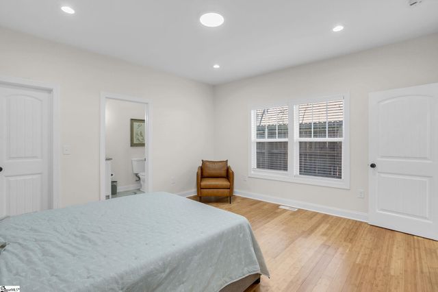 21 8th Street, Greenville, SC 29611