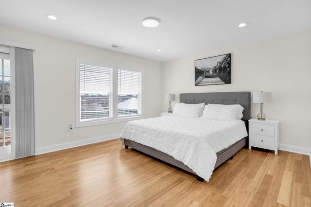 21 8th Street, Greenville, SC 29611