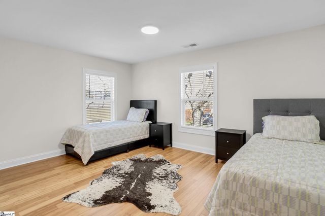 21 8th Street, Greenville, SC 29611