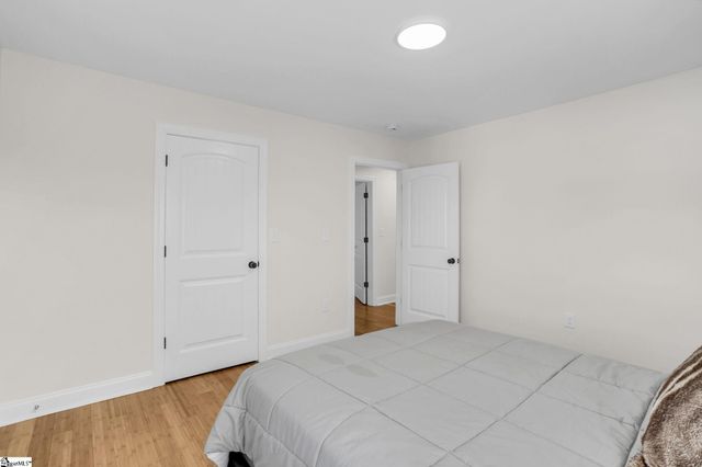 21 8th Street, Greenville, SC 29611