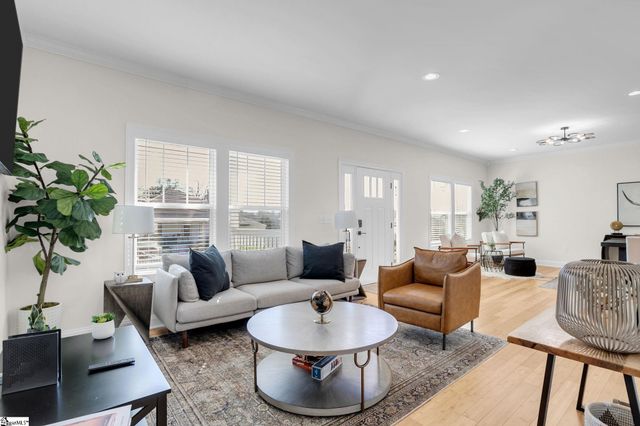 21 8th Street, Greenville, SC 29611