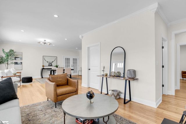 21 8th Street, Greenville, SC 29611