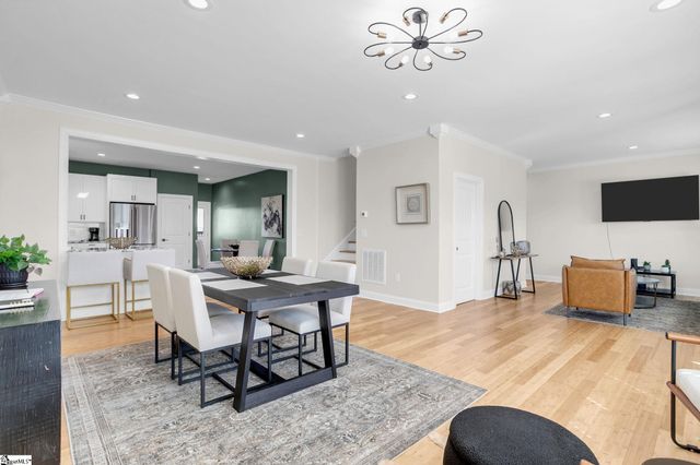 21 8th Street, Greenville, SC 29611