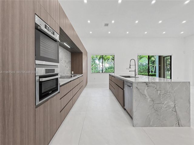 7733 SW 193rd St, Cutler Bay, FL 33157