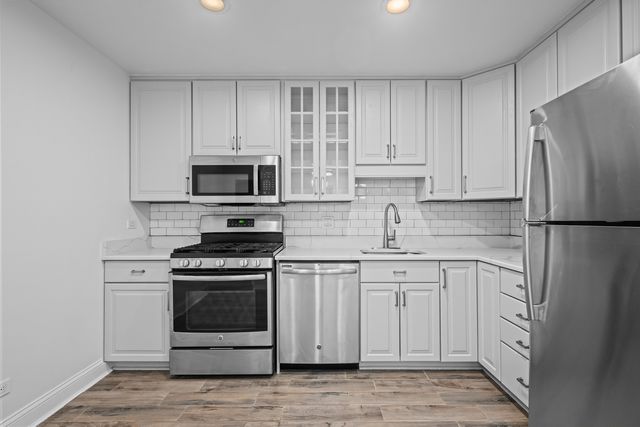 525 S Cleveland Avenue 104, Arlington Heights, IL 60005