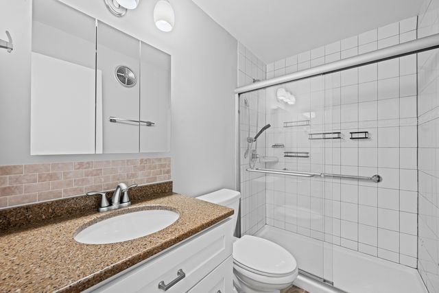 525 S Cleveland Avenue 104, Arlington Heights, IL 60005