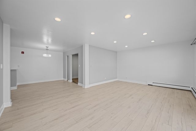 525 S Cleveland Avenue 104, Arlington Heights, IL 60005