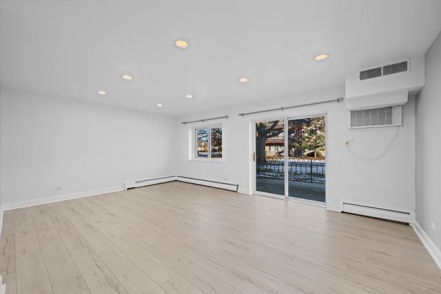 525 S Cleveland Avenue 104, Arlington Heights, IL 60005