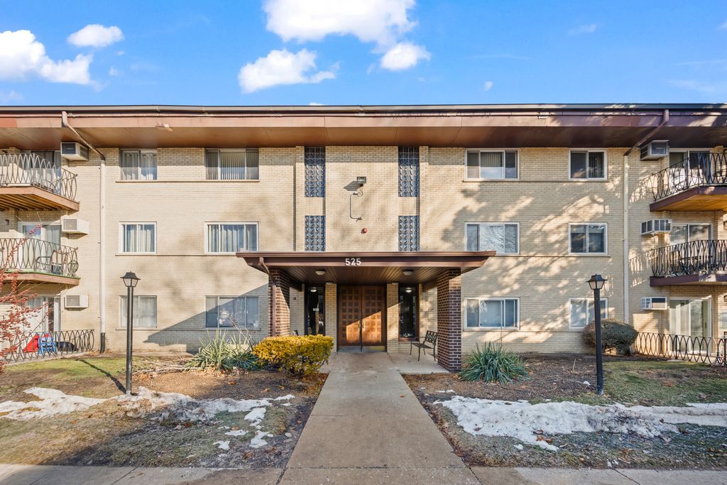 525 S Cleveland Avenue 104, Arlington Heights, IL 60005