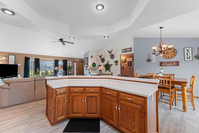 2514 SERENE COURT, De Pere, WI 54115