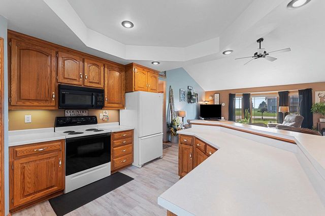 2514 SERENE COURT, De Pere, WI 54115