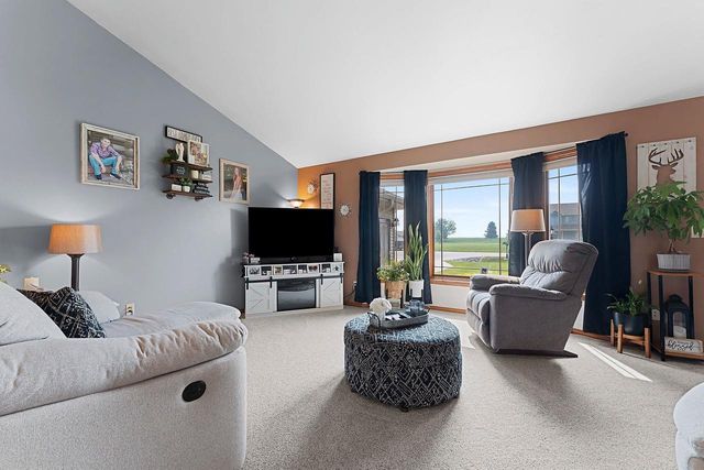 2514 SERENE COURT, De Pere, WI 54115