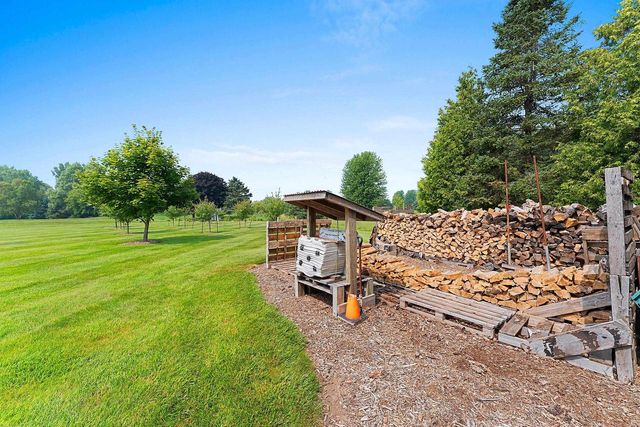 2514 SERENE COURT, De Pere, WI 54115