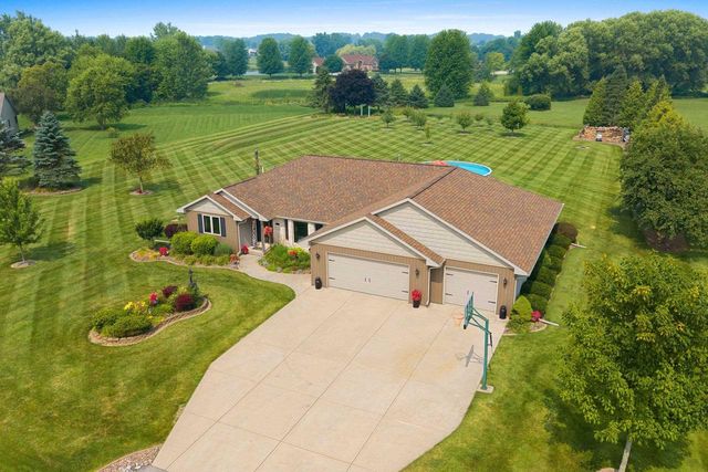 2514 SERENE COURT, De Pere, WI 54115
