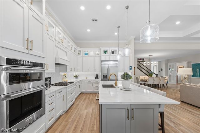 9607 Everglades DR, Naples, FL 34120