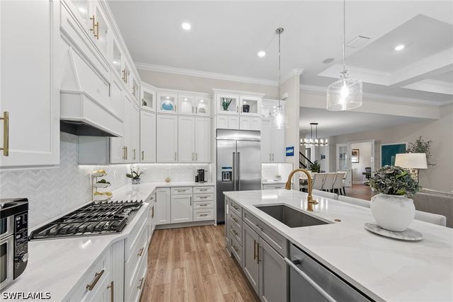 9607 Everglades DR, Naples, FL 34120