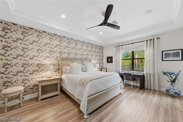 9607 Everglades DR, Naples, FL 34120