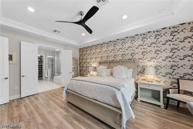 9607 Everglades DR, Naples, FL 34120