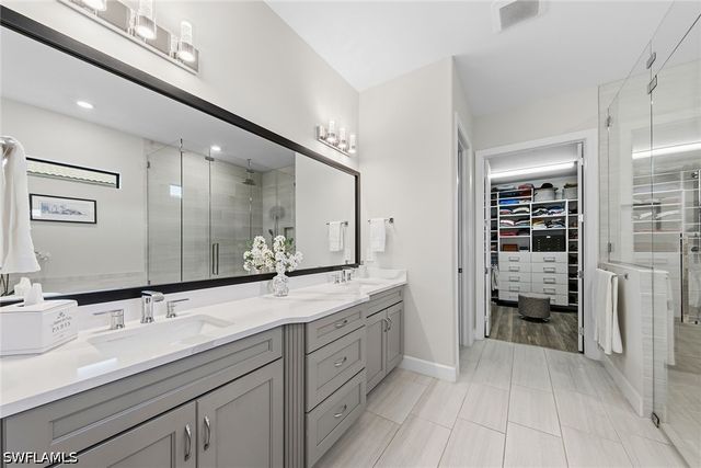 9607 Everglades DR, Naples, FL 34120