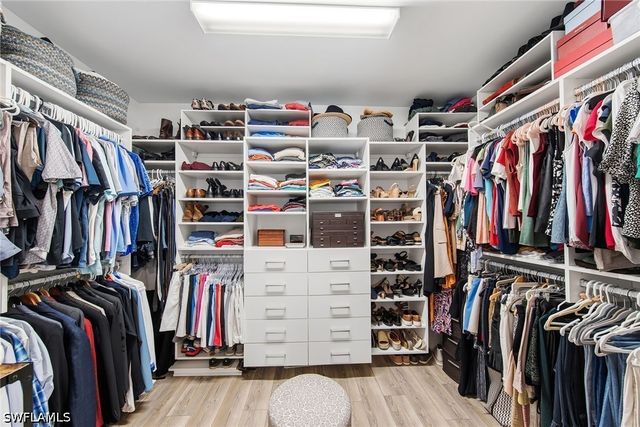 9607 Everglades DR, Naples, FL 34120