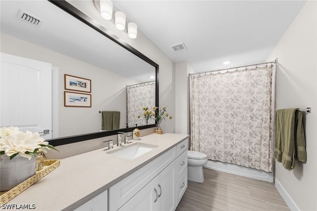 9607 Everglades DR, Naples, FL 34120