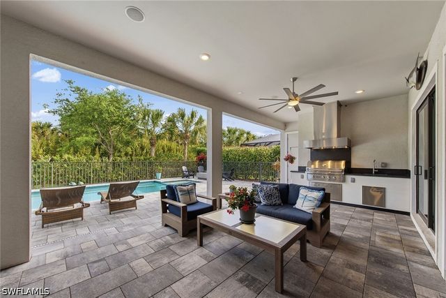 9607 Everglades DR, Naples, FL 34120