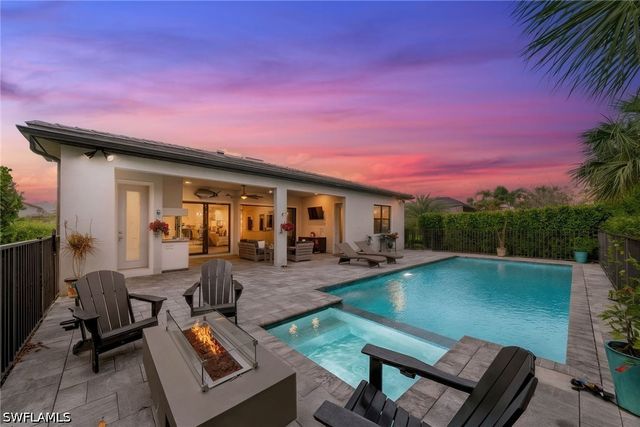 9607 Everglades DR, Naples, FL 34120