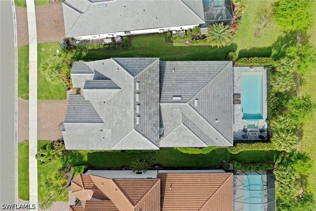 9607 Everglades DR, Naples, FL 34120