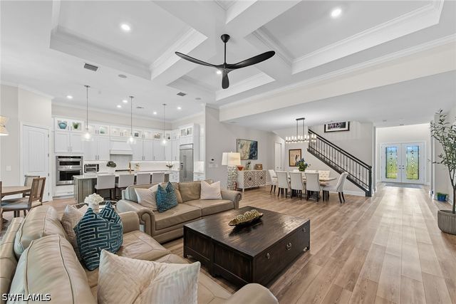 9607 Everglades DR, Naples, FL 34120