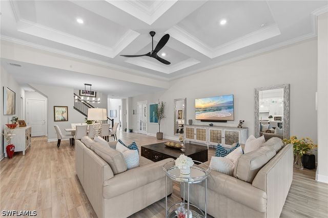 9607 Everglades DR, Naples, FL 34120