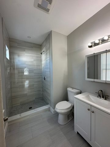 18 Wall St 1, Foxboro, MA 02035