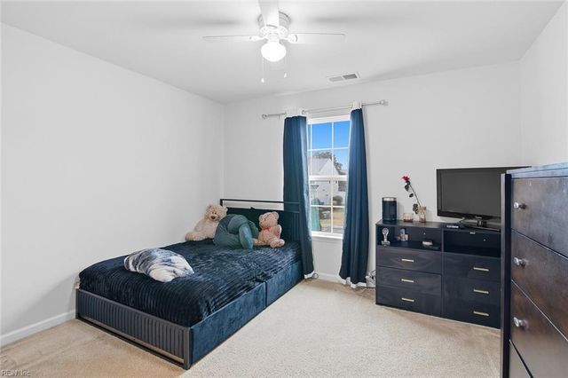 216 Mayberry CT, Newport News, VA 23601