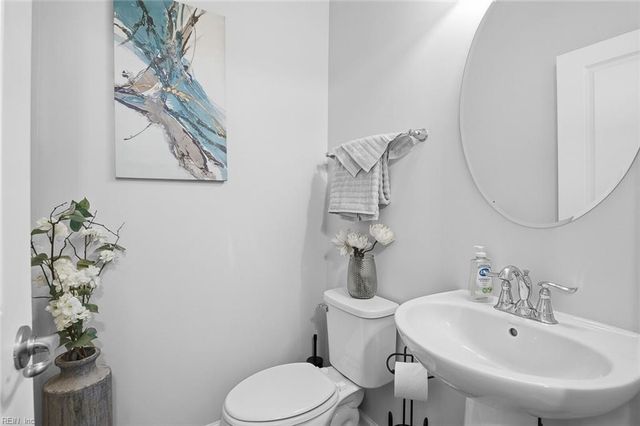 216 Mayberry CT, Newport News, VA 23601