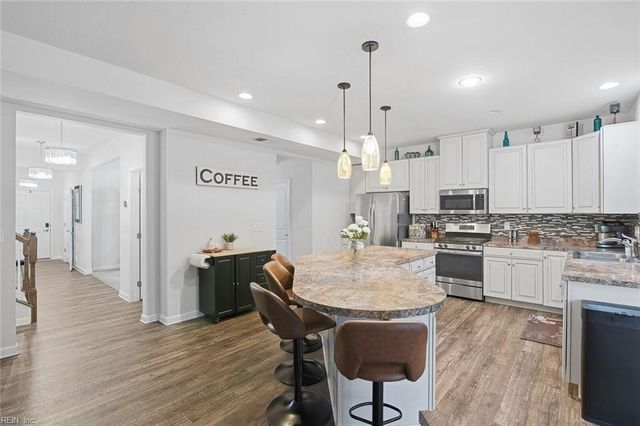 216 Mayberry CT, Newport News, VA 23601