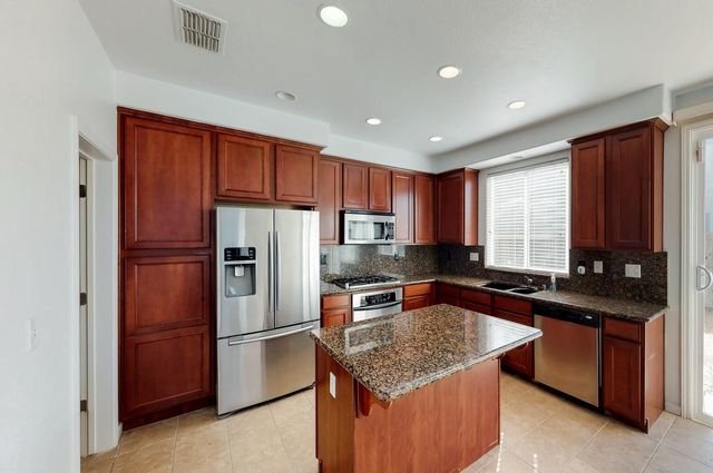 17 Outer Banks Pl, Sacramento, CA 95835