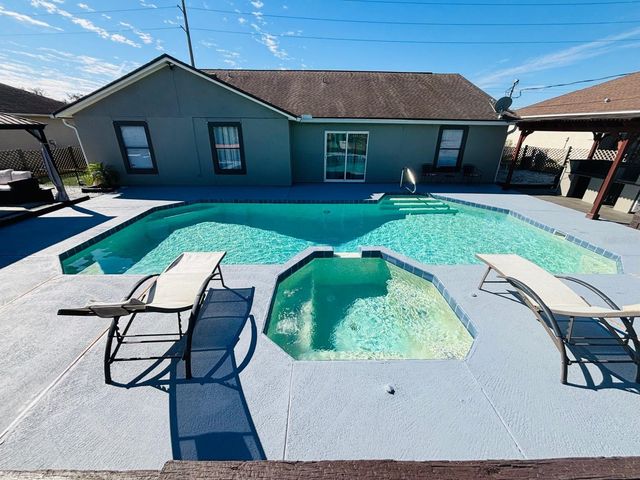 1464 HOWLAND BOULEVARD, Deltona, FL 32738
