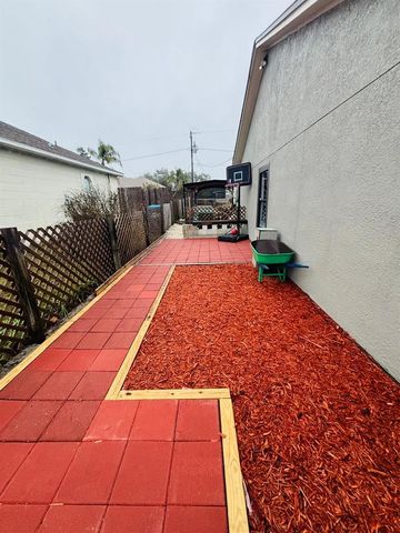 1464 HOWLAND BOULEVARD, Deltona, FL 32738