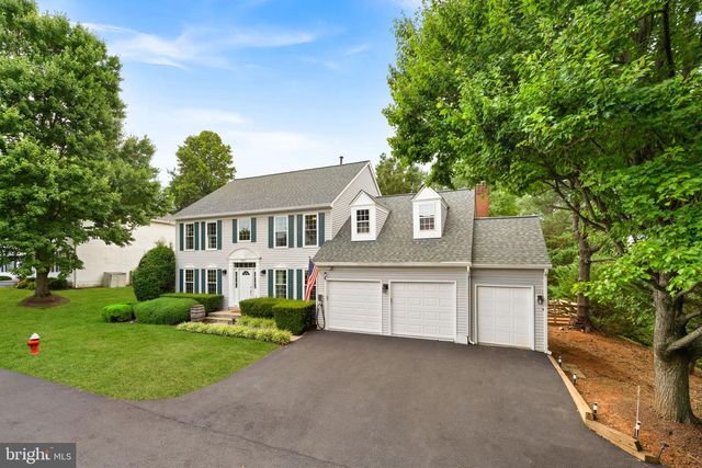 46415 HAMPSHIRE STATION DR, Sterling, VA 20165
