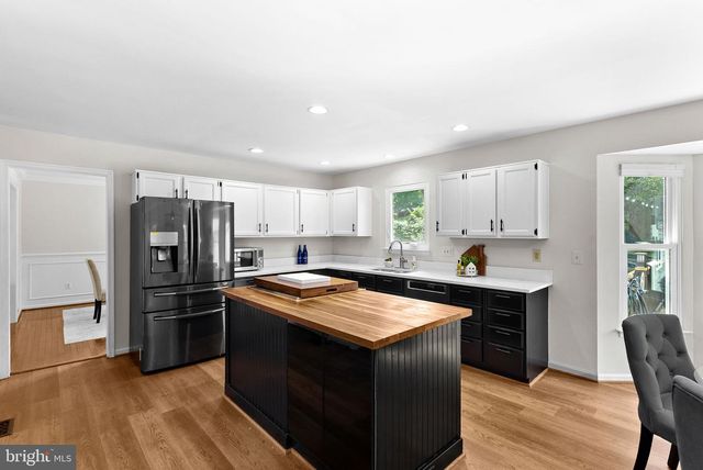46415 HAMPSHIRE STATION DR, Sterling, VA 20165