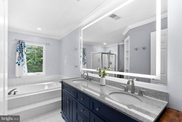 46415 HAMPSHIRE STATION DR, Sterling, VA 20165