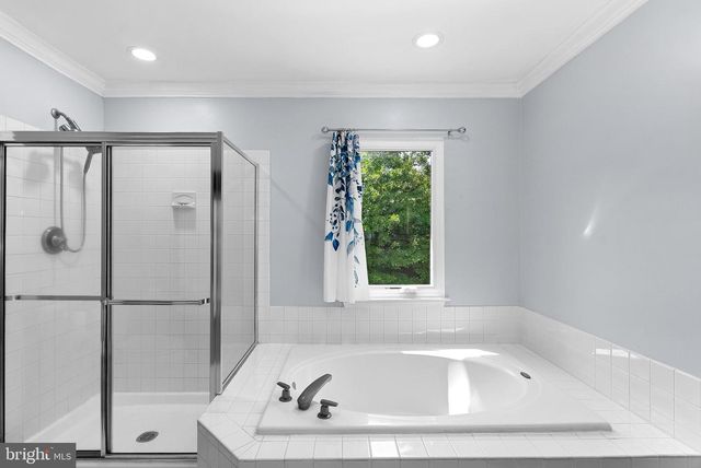 46415 HAMPSHIRE STATION DR, Sterling, VA 20165