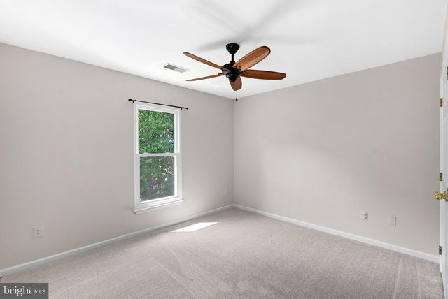 46415 HAMPSHIRE STATION DR, Sterling, VA 20165