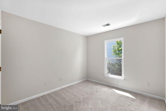 46415 HAMPSHIRE STATION DR, Sterling, VA 20165