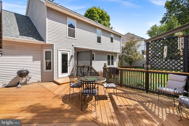 46415 HAMPSHIRE STATION DR, Sterling, VA 20165