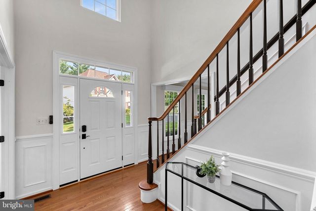 46415 HAMPSHIRE STATION DR, Sterling, VA 20165