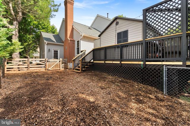 46415 HAMPSHIRE STATION DR, Sterling, VA 20165
